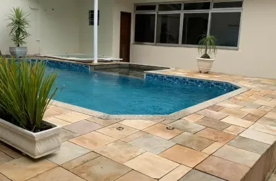 Mezanino com 03 dormitorios  centro de mongagua  150 metros do mar