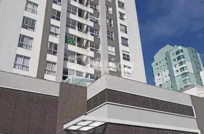Amplo apartamento de 2 dormitórios, sendo 1 suíte, semi-mobiliado.