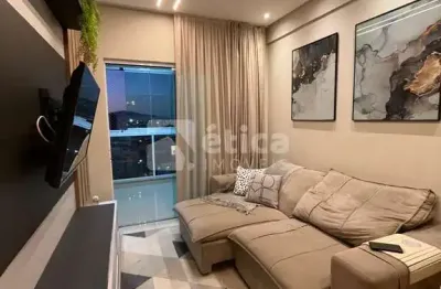 Apartamento semi-mobiliado de 2 dormitórios com 1 suíte no bairro vila operária em itajaí.