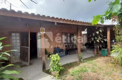 Casa de 3 dormitórios com edícula em excelente localização no bairro são vicente em itajaí.