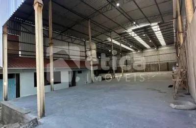 Galpão 800m  com doca, escritórios e vestiário em são vicente,  itajaí