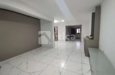 Casa para locação no centro de itajaí 03 dormitórios sendo 01 suíte mais edícula