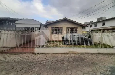 Casa de madeira à venda no bairro são joão em itajaí sc