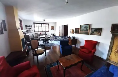 Casa com 3 quartos à venda na Rua Saramenha, --, Sumaré, São Paulo por R$ 1.980.000