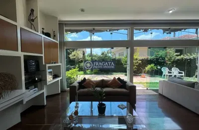 Casa com 4 quartos à venda na Rua Itapitangui, --, Pacaembu, São Paulo por R$ 3.700.000