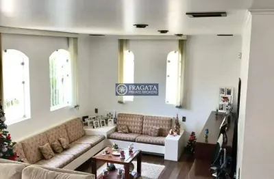 Casa com 3 quartos à venda na Rua Cardeal Cagliori, --, Alto de Pinheiros, São Paulo por R$ 2.500.000