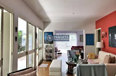 Casa com 4 quartos à venda na Rua Angatuba, --, Pacaembu, São Paulo por R$ 2.700.000