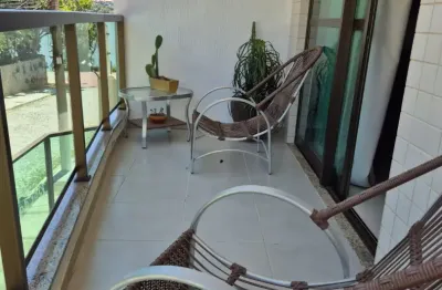 Excelente apartamento com 03 quartos/suíte e área externa na praia do pecado