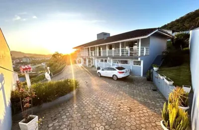 Casa com 6 quartos à venda no Czerniewicz, Jaraguá do Sul 