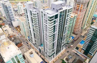 Apartamento com 3 quartos à venda na Rua 240, Meia Praia, Itapema