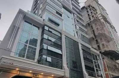 Apartamento com 4 quartos à venda na Rua 236, Meia Praia, Itapema