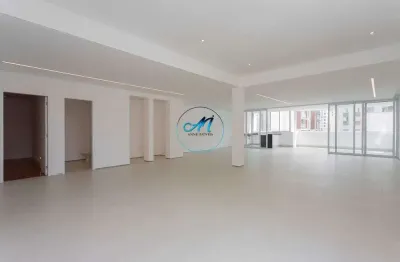 Apartamento totalmente reformado, 4 suítes, sendo a  master com closet sr e sra