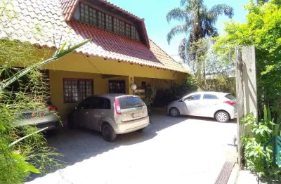 (permuta) sobrado, são 03 sobrados no mesmo terreno de 484 m², com espaço para mais construção no alto da xv em curitiba pr
