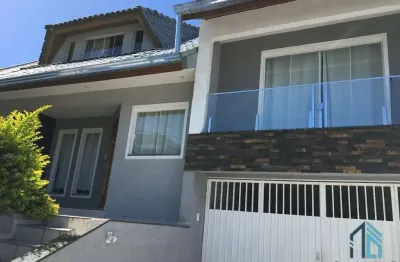 (permuta) sobrado triplex, 03 quartos c/suíte ótimo espaço nos fundos, no rio verde em colombo pr