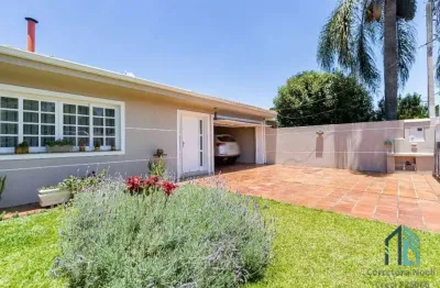 Casa térrea com área de lazer, 03 quartos sendo 02 suítes, no Santa Cândida em Curitiba PR