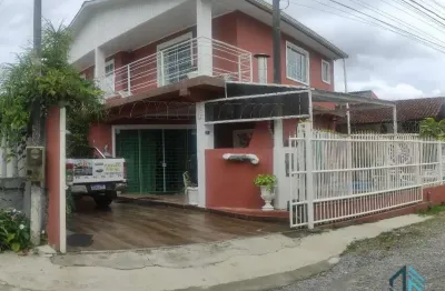 Sobrado mobiliado, 05 quartos sendo 03 suítes, bom retiro em matinhos pr