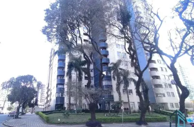 Apartamento 03 quartos c/suíte com sacada, vaga, no água verde em curitiba pr