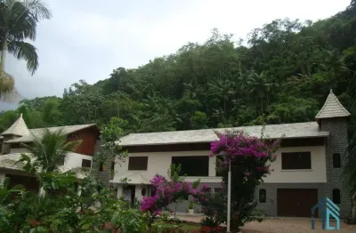 Imóvel comercial e residencial, castelinho para restaurante e hotel, no centro de rodeio sc
