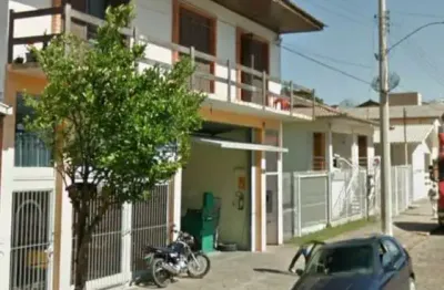 (permuta) imóvel comercial/residencial, próximo do centro, 05 quartos c/suíte em flores da cunha rs