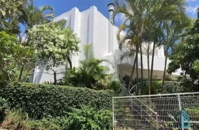 Casa Contemporânea 03 quartos c/suítes, amplo terraço, Lagoa da Conceição em Florianópolis SC