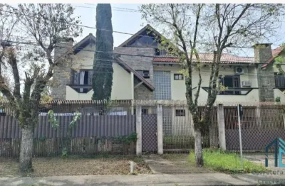 Sobrado 04 quartos c/ suíte de esquina três pavimentos, ótima localização região tranquila no hauer, curitiba. pr
