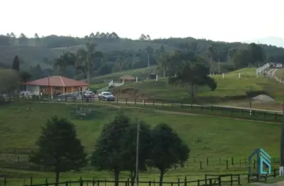 Sítio/haras com 52,00 área e 3.000m² área construída, barracões, 6 casas de funcionários, 29 cocheiras, em tijucas do sul - pr