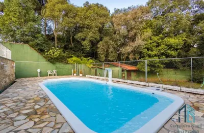 Casa alto padrão, amplo terreno, 03 quartos c/suíte, piscina, 8 vagas, em santa felicidade curitiba pr
