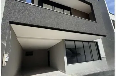 Sobrado triplex alto padrão, 03 suítes com piso aquecido, em são josé dos pinhais pr