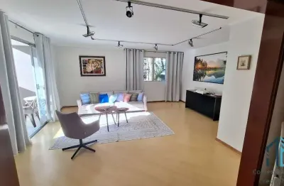 Apartamento 03 quartos c/suíte vaga livre e coberta no agua verde em curitiba pr