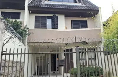 Sobrado 03 quartos c/suíte, ático, churrasqueira, mercês/são francisco em curitiba pr