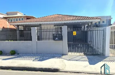 Casa a venda 03 quartos, ótimo espaço nos fundos, no Guaraituba em Colombo - PR