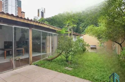 Casa c/ edícula, amplo terreno, 03 quartos c/suítes, 10 vagas, no mossungue em curitiba - pr