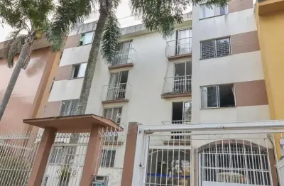 Apartamento recém reformado 02 quartos, vaga, bem localizado no água verde em curitiba -pr