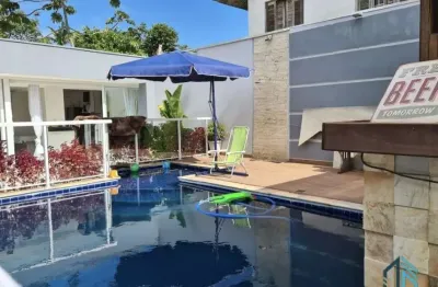 Casa de alto padrão, a venda, com piscina, localização nobre, próximo a praia em matinhos - pr