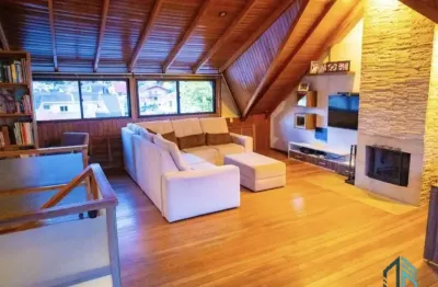 Sobrado mobiliado lindo, com ático e área de lazer, no jardim das américas em curitiba pr