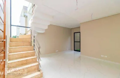 Sobrado no Uberaba com Suíte, Garagem para 2 Carros e Terraço