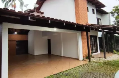 Sobrado no saguaçú com 3 quartos para venda, 215 m²