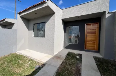 Casa nova com quintal amplo em condomínio fechado – colombo