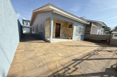 Casa com 4 quartos à venda na rua boa esperança, 1048, rio branco, canoas, 250 m2 por r$ 750.000