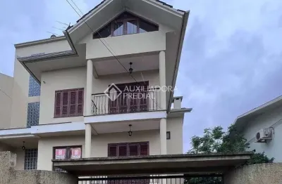 Casa com 3 quartos para alugar na rua francisco alves, 310, nossa senhora das graças, canoas, 300 m2 por r$ 8.000