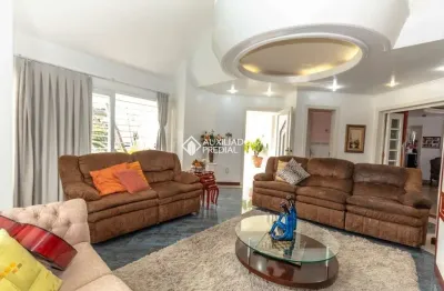 Casa com 3 quartos para alugar na rua duque de caxias, 1045, marechal rondon, canoas, 346 m2 por r$ 8.000