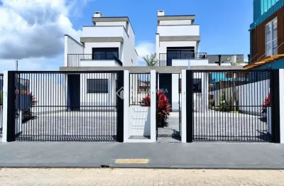 Casa em condomínio fechado com 3 quartos à venda na rua jardim dos eucaliptos, 1600, campeche, florianópolis, 140 m2 por r$ 1.450.000