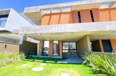 Casa com 3 quartos à venda na rodovia doutor antônio luiz moura gonzaga, 3341, rio tavares, florianópolis, 208 m2 por r$ 2.150.000