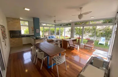 Casa em condomínio fechado com 4 quartos à venda na rua vereador osni ortiga, 2883, lagoa da conceição, florianópolis, 265 m2 por r$ 4.000.000
