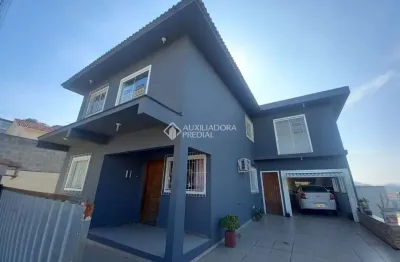 Casa com 4 quartos à venda na servidão amâncio sebastião schudt, 77, fundos, biguaçu, 255 m2 por r$ 620.000