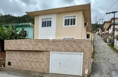 Casa com 4 quartos à venda na rua joão câncio jacques, 1015, costeira do pirajubaé, florianópolis, 209 m2 por r$ 815.000