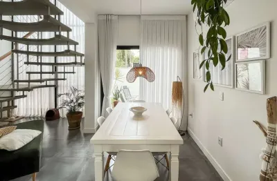 Casa com 3 quartos à venda na servidão eurico leopoldo rodrigues, 808, rio tavares, florianópolis, 148 m2 por r$ 1.700.000