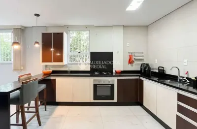 Casa comercial à venda na rua bacupari, 256, campeche, florianópolis, 130 m2 por r$ 1.199.000