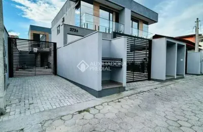 Casa com 3 quartos à venda na servidão josé manoel de souza, 372, ingleses do rio vermelho, florianópolis, 102 m2 por r$ 420.000