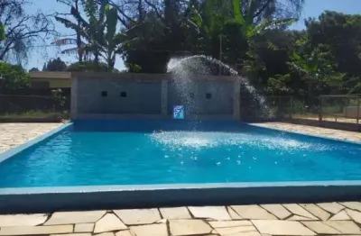 Chácara a venda com 4 dormitórios sendo 2 suítes no cond pat